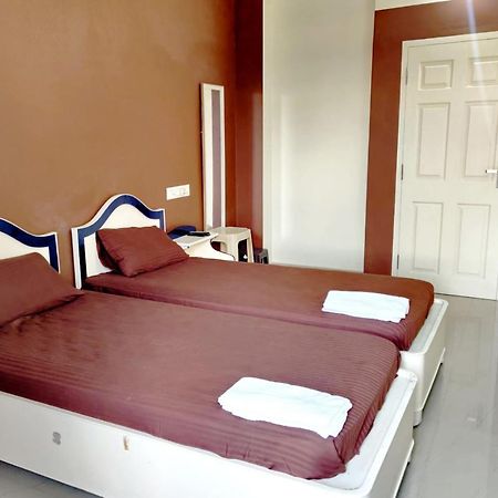 Ms Residence Homestay Kochi Esterno foto